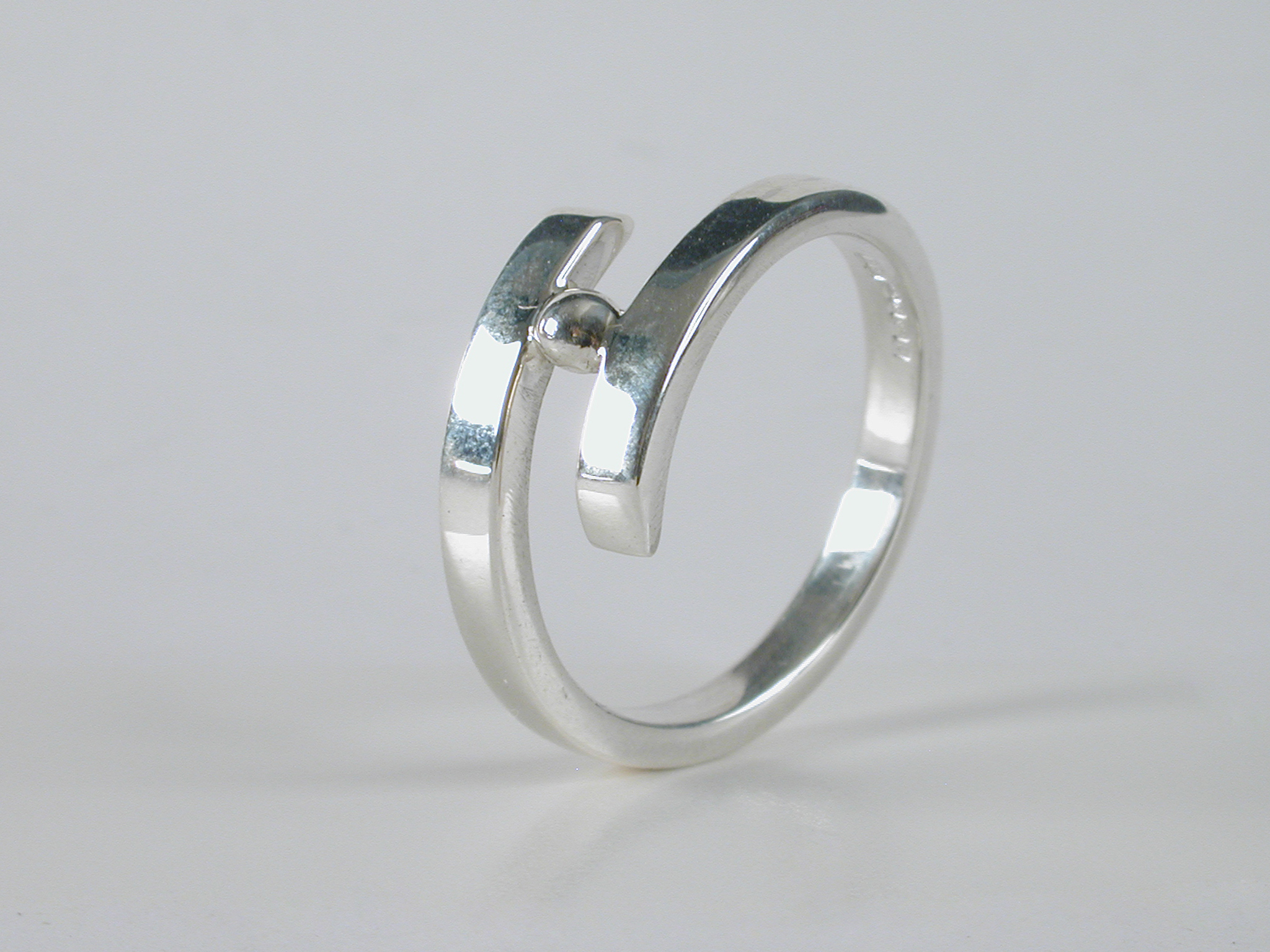 R437 – silver ring dimension: 3 x 3mm sizes: F-Z price: £28-£56