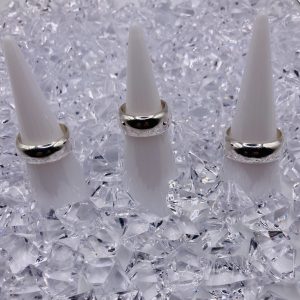 R288C - Wide Classic "D" Rings<br>dimensions: 8 x 2.5mm<br>sizes: J to Z+6<br>ave weight: 10.5gms<br>price: £56 - £76