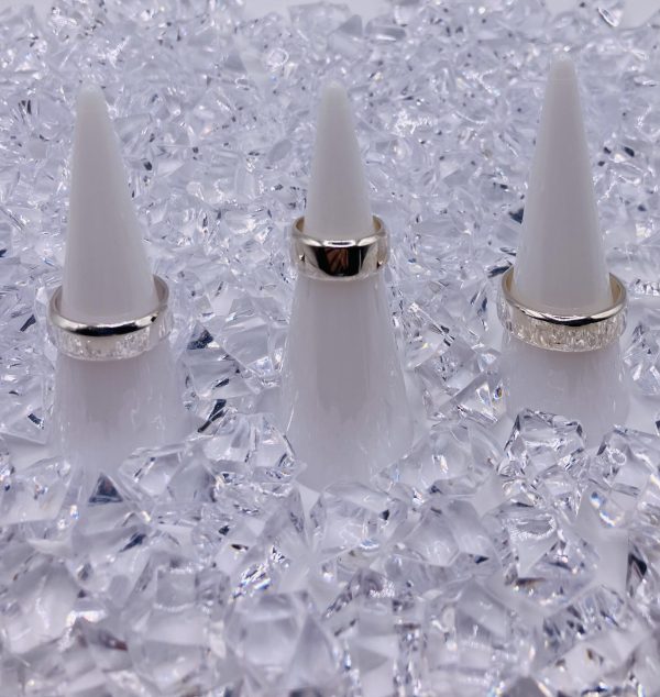 R285B - Wide Classic Flat Rings<br>sizes: J to Z+6<br>dimensions: 6 x 2mm<br>ave weight: 3.5gms<br>rrp: £44 - £64