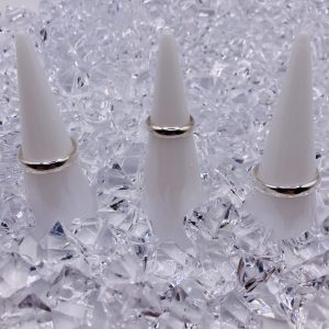 R288A - Narrow Classic "D"  Rings<br>sizes: D to Z<br>dimensions: 4 x 1.5mm<br>ave weight: 2.5gms<br>rrp: £30 - £48