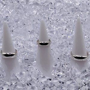 R288B - Medium Classic "D"  Rings<br>sizes: E to Z+6<br>dimensions: 6 x 2mm<br>ave weight: 3.5gms<br>rrp: £44 - £64