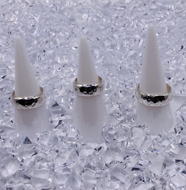 R698C - Wide Beaten "D" Rings<br>sizes: J to Z+6<br>dimensions: 8 x 2.5mm<br>ave weight: 10.5gms<br>rrp: £60 - £80